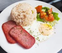 Jídlo v hotelu nebo okolí