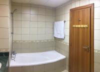 Koupelna v ubytování Octavius Holiday Home, Large 2 Bedroom Apartment near Global Village & Outlet Mall