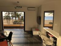 Część wypoczynkowa w obiekcie T2 Front de Mer 2pers 1 minute de la plageT2 de 44 m2 plus terrasse 16m2 , vue mer panoramique et en face de la plage Cet appartement refait à neuf bénéficie d'un confort et d un équipement optima Cet appartement est idéal pour 2 personnes avec sa chamb