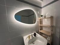 Kúpeľňa v ubytovaní CANNES Martinez- family apartment 100m2