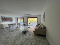 Posedenie v ubytovaní CANNES Martinez- family apartment 100m2
