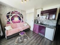 Kuchnia lub aneks kuchenny w obiekcie Studio Cabine au Calme, Proche Port et Plage, Parking Gratuit - FR-1-723-96