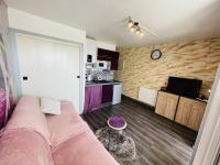 Kuchnia lub aneks kuchenny w obiekcie Studio Cabine au Calme, Proche Port et Plage, Parking Gratuit - FR-1-723-96