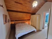 Plán poschodí v ubytovaní Chalet pour 9 pers., 4 chambres, balcon sud, cheminée, à Saint-Michel-de-Chaillol - FR-1-393-168