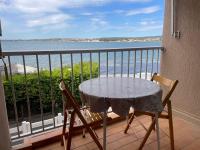 Balkón alebo terasa v ubytovaní Appartement cosy avec balcon et garage à Balaruc-les-Bains - FR-1-503-172