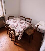 A seating area at Apartment Al Lago, Torri del Benaco