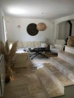 Część wypoczynkowa w obiekcie Villa cosy 5km Cannes