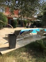 Basen w obiekcie Villa cosy 5km Cannes lub w pobliżu