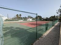 Tenis a/nebo squash v ubytování VilaBplaza by JohnVillas nebo okolí