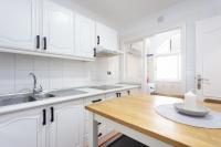 A kitchen or kitchenette at Fantasticas vistas al mar, playa y piscina