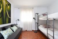 A bed or beds in a room at Fantasticas vistas al mar, playa y piscina