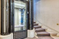 Plan piętra w obiekcie Paris proche champs Elysée, superbe appartement.