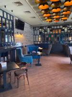 Khu vực ghế ngồi tại Rikabar Restaurant & nature