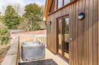 Půdorys ubytování Kestrel Lodge 2 with Hot Tub