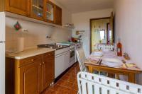 Kuchyň nebo kuchyňský kout v ubytování Apartments in Jadranovo 39281