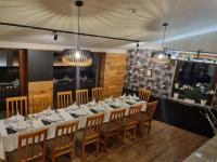 Reštaurácia alebo iné gastronomické zariadenie v ubytovaní Andante Pension & Restaurant