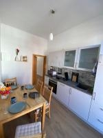 Kuchyň nebo kuchyňský kout v ubytování RB City Apartments Emden am Wall 2