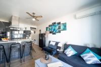 Kuchnia lub aneks kuchenny w obiekcie Les Arcades - Appartement vue mer