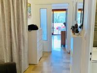 Kuchyňa alebo kuchynka v ubytovaní Charmant F2 avec terrasse, parking, et WiFi - à 600m des thermes d'Amélie-les-Bains - FR-1-703-129