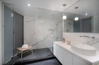 Hotel Zena Washington DCにあるバスルーム