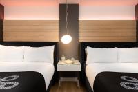 Hotel Zena Washington DCにあるベッド