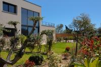 Ogród w obiekcie Villa Ryx avec piscine