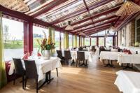 Restaurace v ubytování Gasthof Enge Self Check-In Hotel