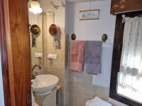 A bathroom at Las Calendas de Atapuerca CB