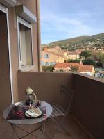 Balkón alebo terasa v ubytovaní Akropole de Caroline, Central, Lumineux, Calme, Free Parking, Lift, 3 Beds