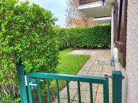Vonkajšia záhrada v ubytovaní Appartement cosy 4 pers, jardin privé, accès direct plage, proche commerces, parking inclus - FR-1-465-95