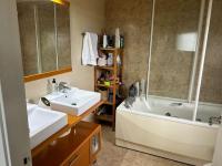 Kúpeľňa v ubytovaní Casa en Sant Cugat