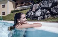 Bazén v ubytování Familienresort Ellmauhof - das echte All Inclusive nebo v jeho okolí