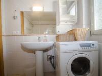 Kúpeľňa v ubytovaní Appartement calme au centre avec terrasse, WiFi, parking - FR-1-343-198
