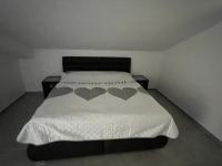 Posteľ alebo postele v izbe v ubytovaní Apartments Lia-Jolie
