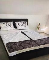 Posteľ alebo postele v izbe v ubytovaní Apartments Lia-Jolie