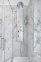 A bathroom at Bilocale Moderno - City Center