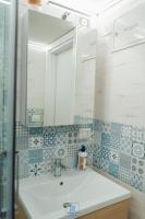 A bathroom at DOMUS 73 Apulian holidays