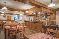 The lounge or bar area at Hill View Apartment Tatragolf