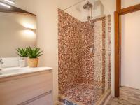Koupelna v ubytování Holiday Home Biniarroi Charm & Quality by Interhome