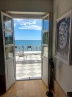 Widok na morze z tego hotelu
