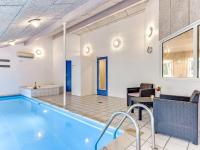 Bazén v ubytování Holiday Home Luciane - 2-5km from the sea by Interhome nebo v jeho okolí