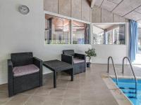 Bazén v ubytování Holiday Home Luciane - 2-5km from the sea by Interhome nebo v jeho okolí