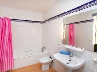 Kúpeľňa v ubytovaní Holiday Home Port del Rei II by Interhome