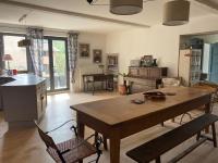 Kuchnia lub aneks kuchenny w obiekcie Maison sur cour