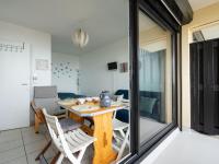 Telewizja i/lub zestaw kina domowego w obiekcie Studio Les Océanides-18 by Interhome