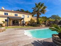 Basen w obiekcie Holiday Home Maison Boutons d'Or by Interhome lub w pobliżu