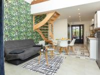 Kuchyňa alebo kuchynka v ubytovaní Apartment L'annexe by Interhome