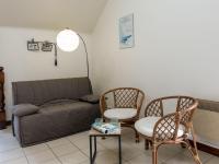 Posedenie v ubytovaní Holiday Home Les Grands Près by Interhome