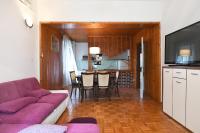 Kuchyňa alebo kuchynka v ubytovaní Apartmani Erna