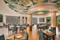 Un restaurant u otro lugar para comer en Raga on the Ganges, Rishikesh